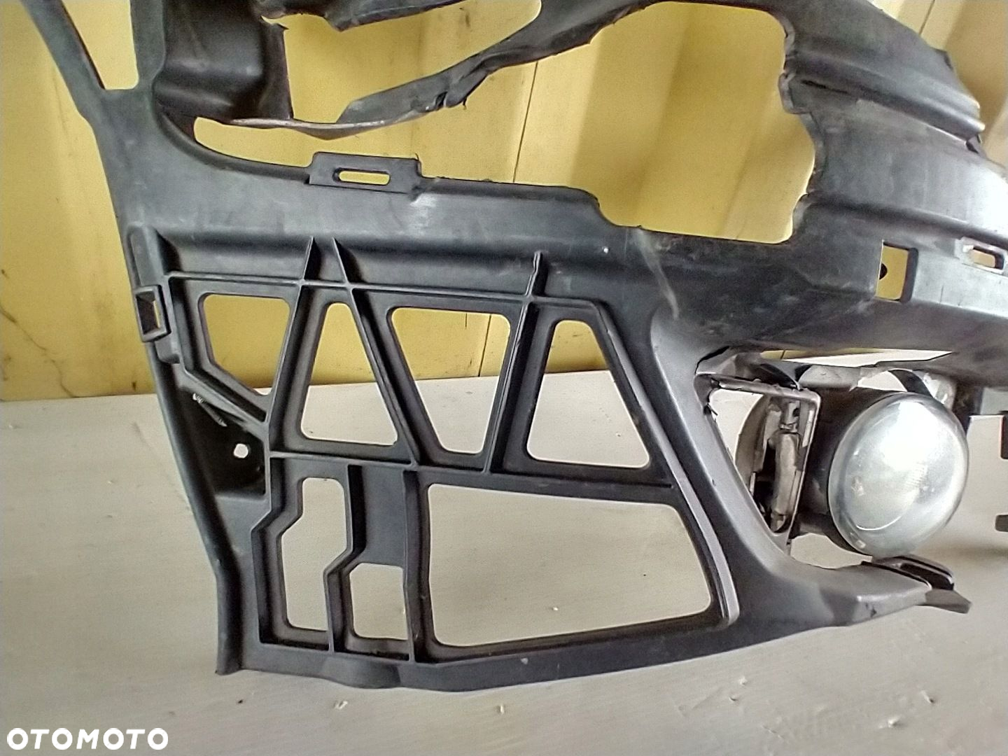 MERCEDES E-KLASA W211 LIFT ŚLIZG ZDERZAKA PRAWY PRZÓD HALOGEN A2118800603 - 8