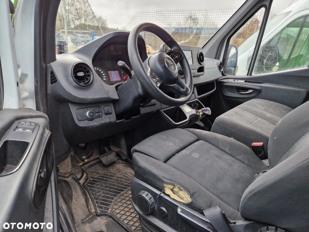 Mercedes-Benz SPRINTER - 10