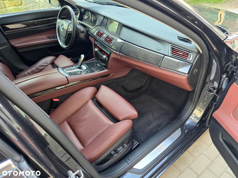 BMW Seria 7 740d xDrive - 21