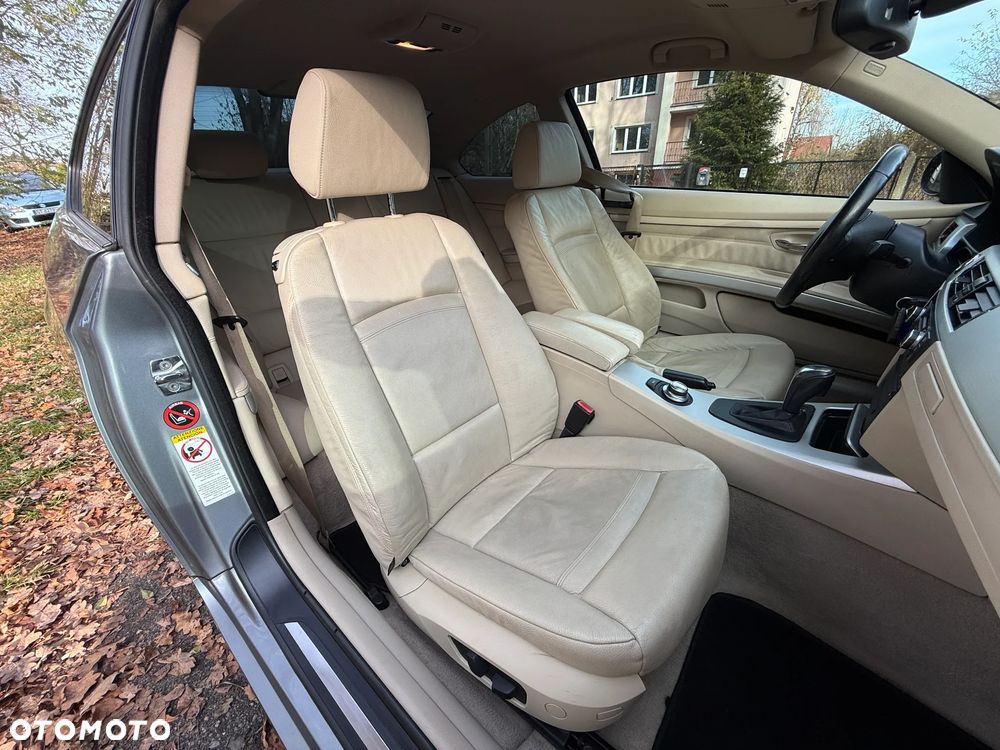 BMW Seria 3 320d xDrive - 29
