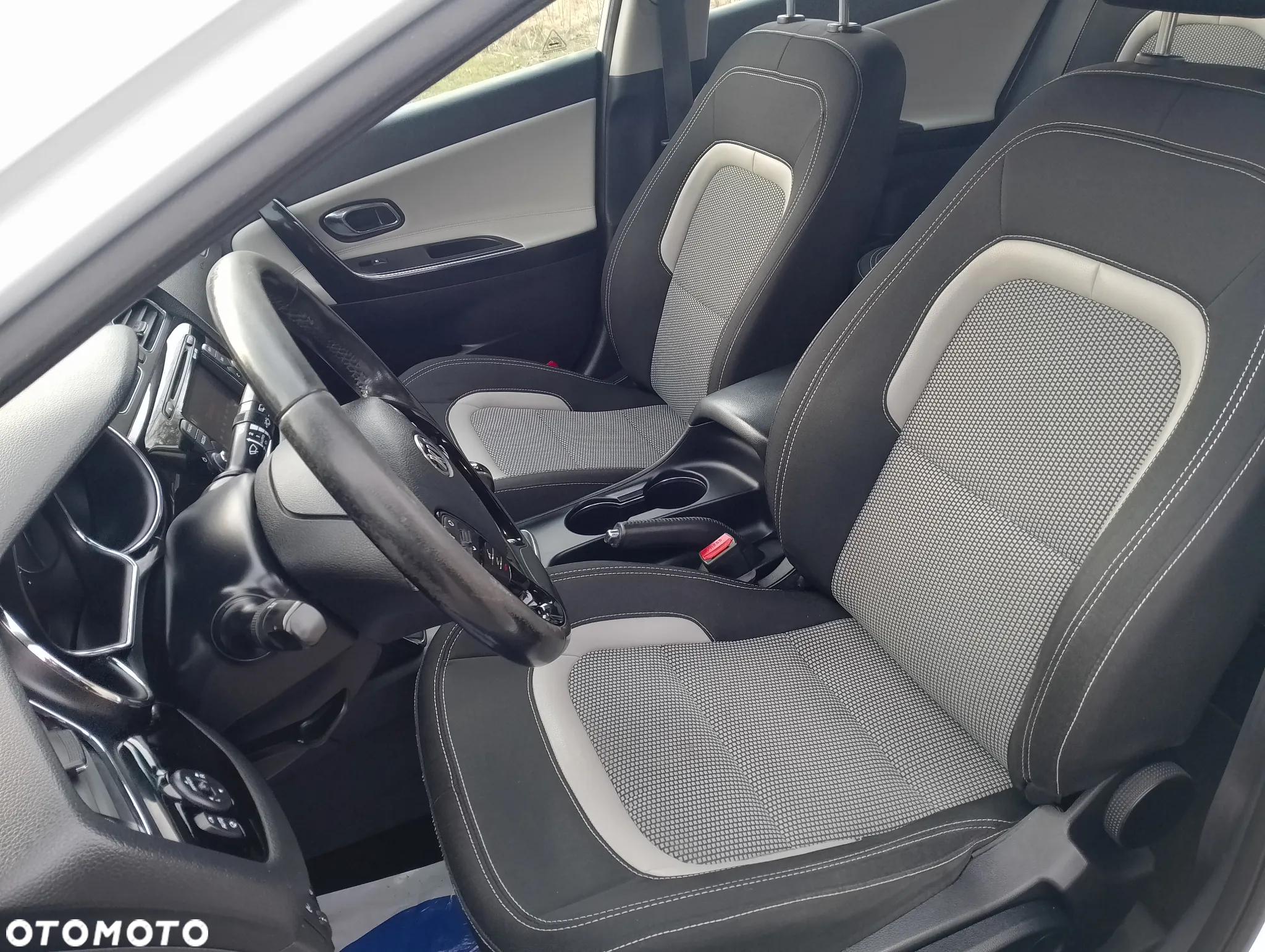 Kia Ceed 1.6 GDI Edition 7 - 13