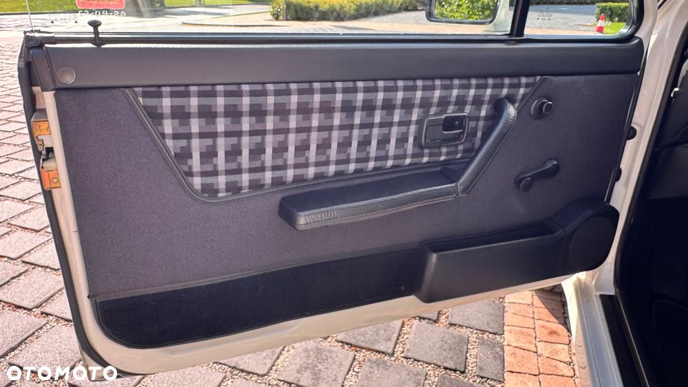 Volkswagen Golf - 11