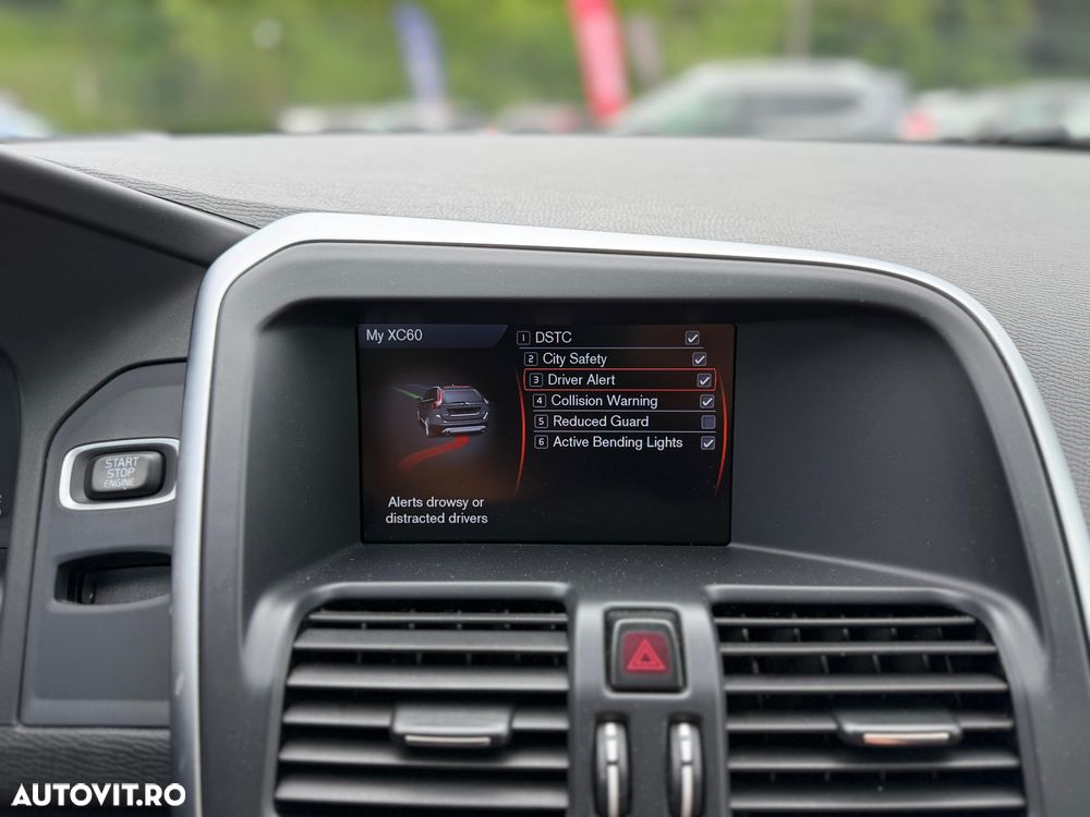 Volvo XC 60 D5AWD Ocean Race - 4