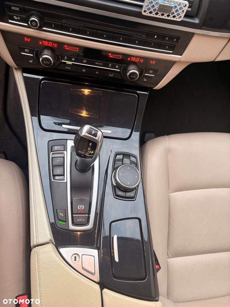 BMW Seria 5 520d - 24