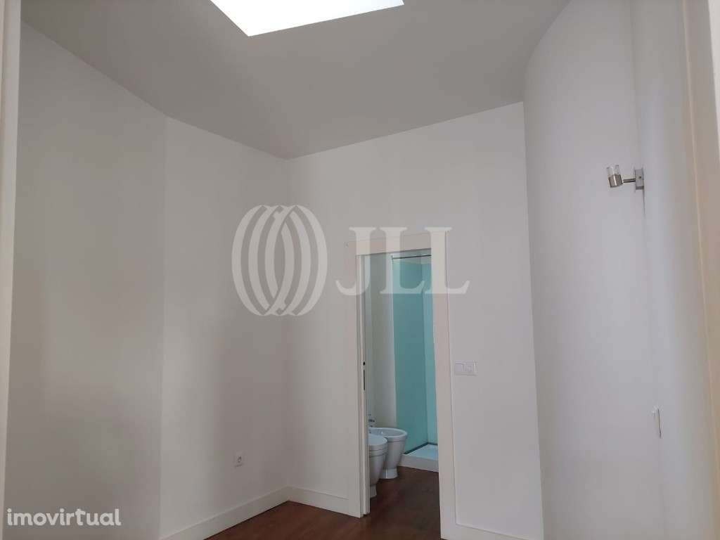 Apartamento T1 Penthouse, em plena baixa do Porto - Grande imagem: 5/16