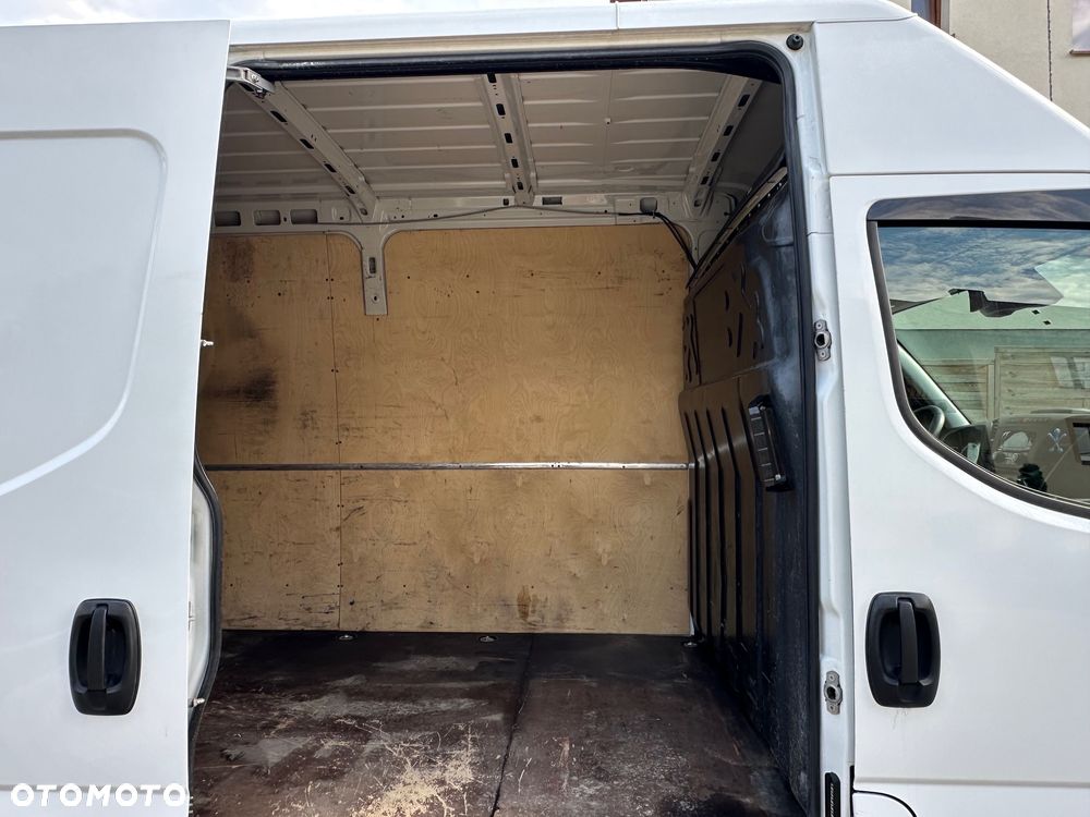 Iveco Daily 35C18 3.0 HPI 2020 r. Furgon , Bliźniak , Maxi , Max - 12