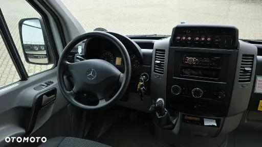 Mercedes-Benz SPRINTER 513 - 8