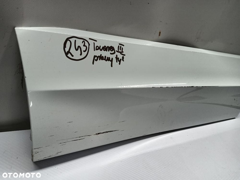 LISTWA DRZWI TYŁ TYLNA PRAWA VW TOUAREG III 760854950 - 2