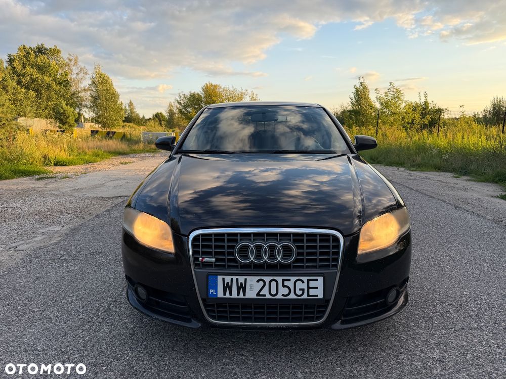 Audi A4 Limousine - 1