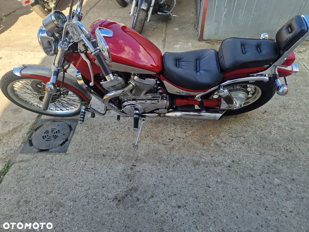 Suzuki Intruder - 6