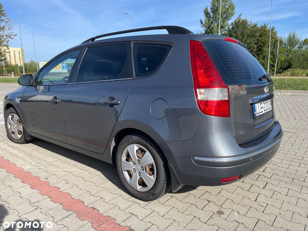 Hyundai i30 1.6 CRDi Classic + World Cup - 3