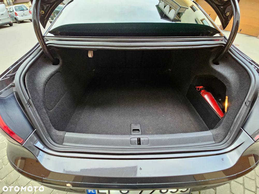Volkswagen Passat CC - 18