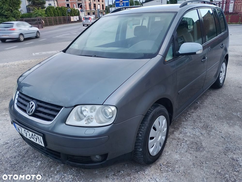 Volkswagen Touran 1.9 TDI DSG Highline - 9