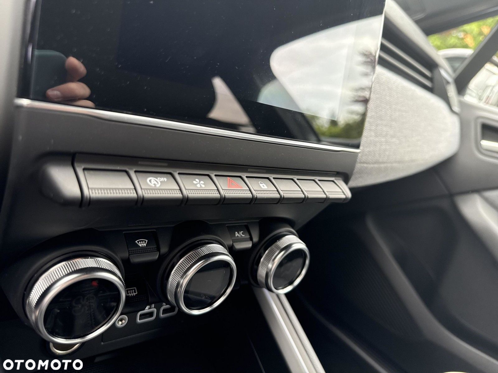Renault Clio - 25
