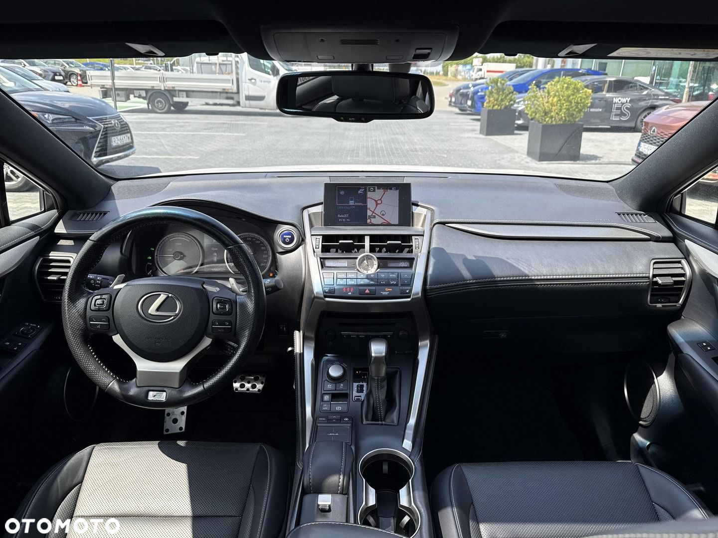 Lexus NX - 16