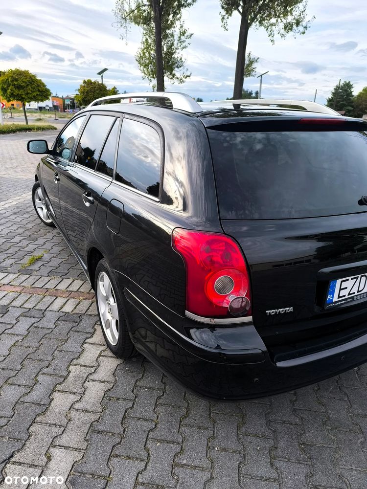 Toyota Avensis 2.0 D-4D - 5