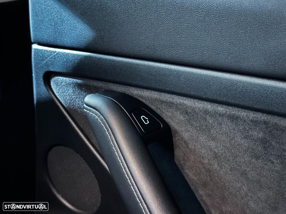 Tesla Model 3 Performance Dual Motor AWD - 25