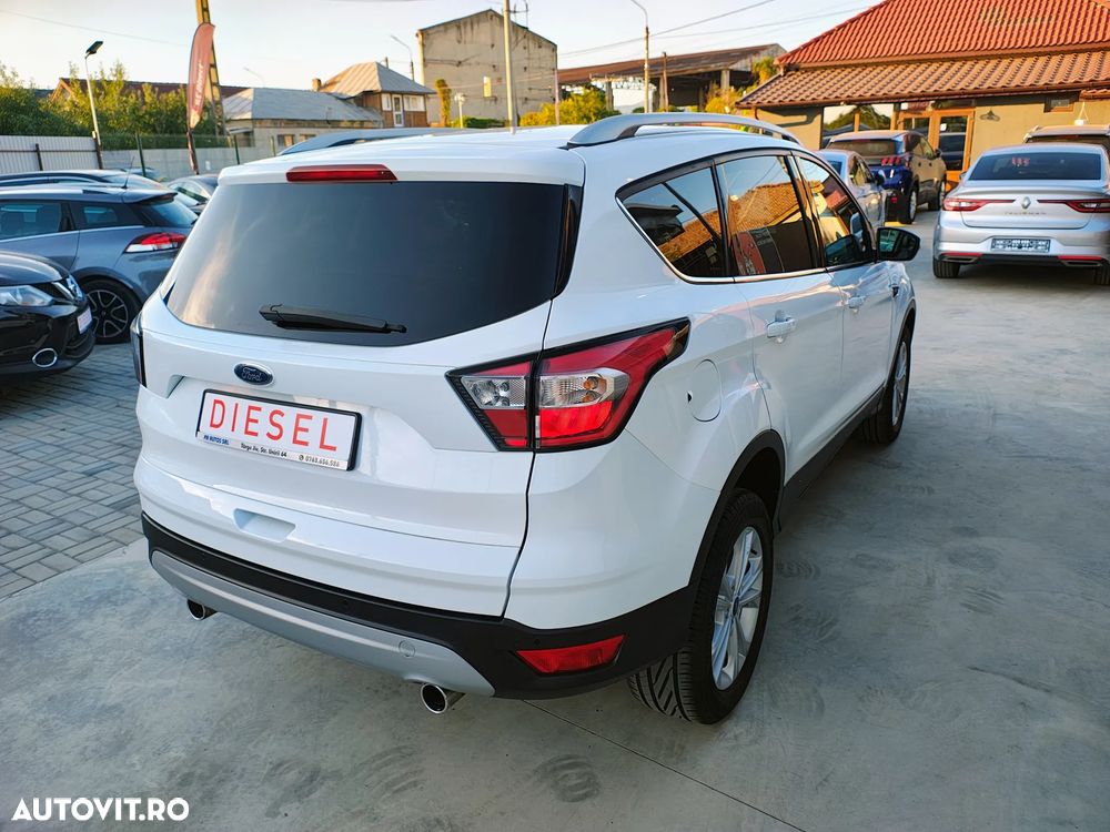 Ford Kuga 1.5 TDCi 2x4 Titanium - 2