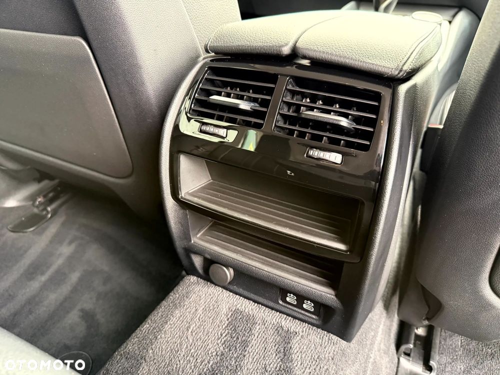 BMW Seria 5 520i Sport-Aut - 23