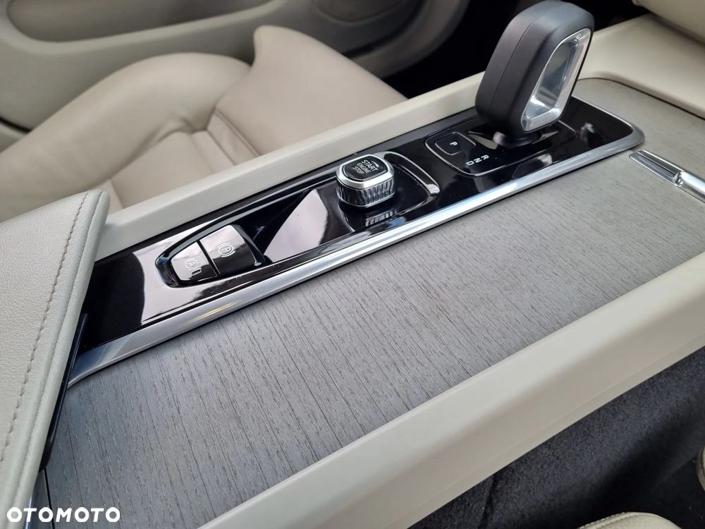 Volvo V60 B4 D Geartronic Momentum Pro - 32