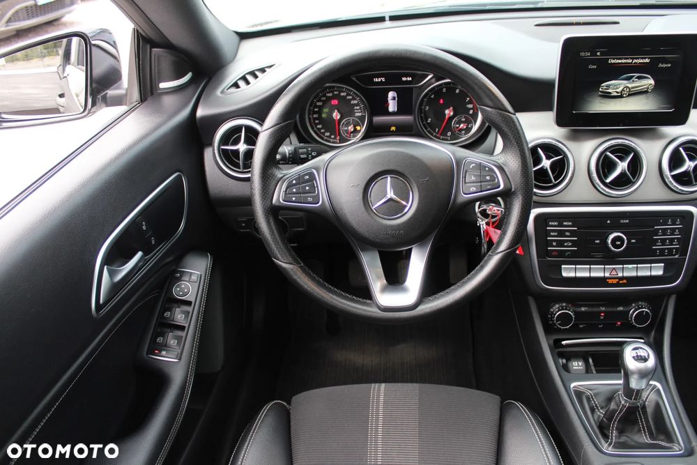 Mercedes-Benz CLA 180 - 14