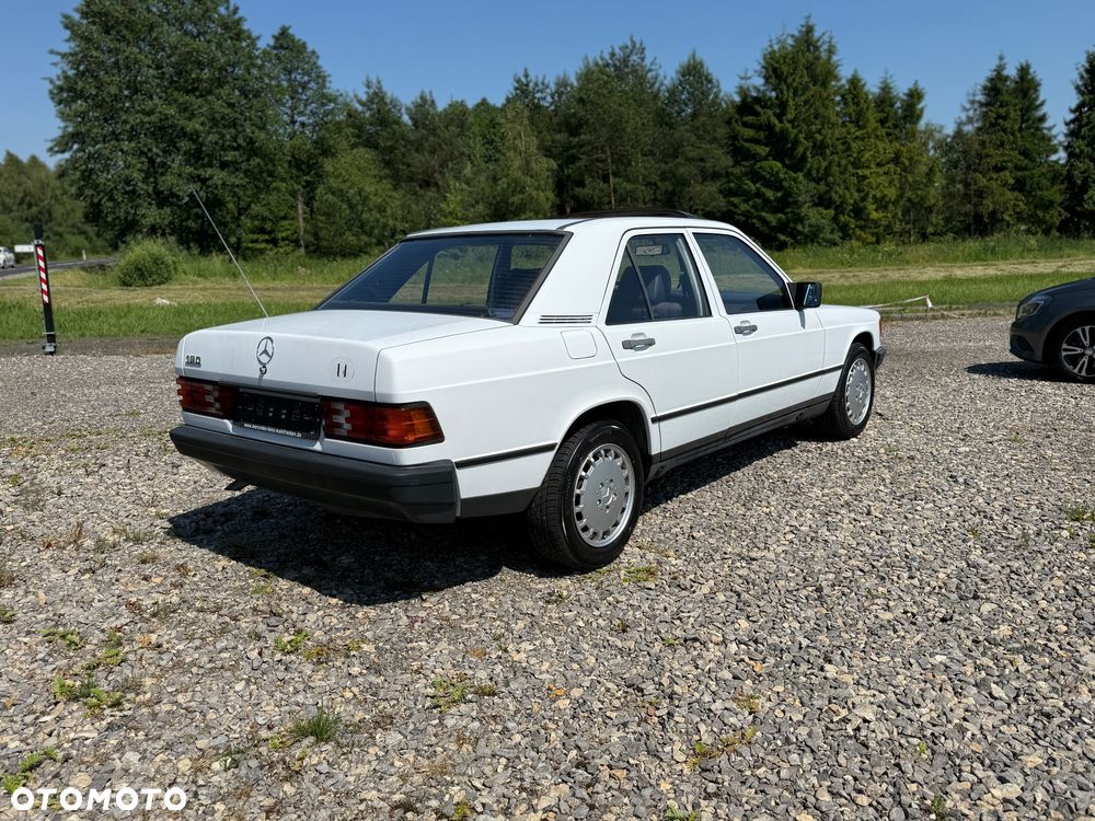 Mercedes-Benz W201 (190) - 7