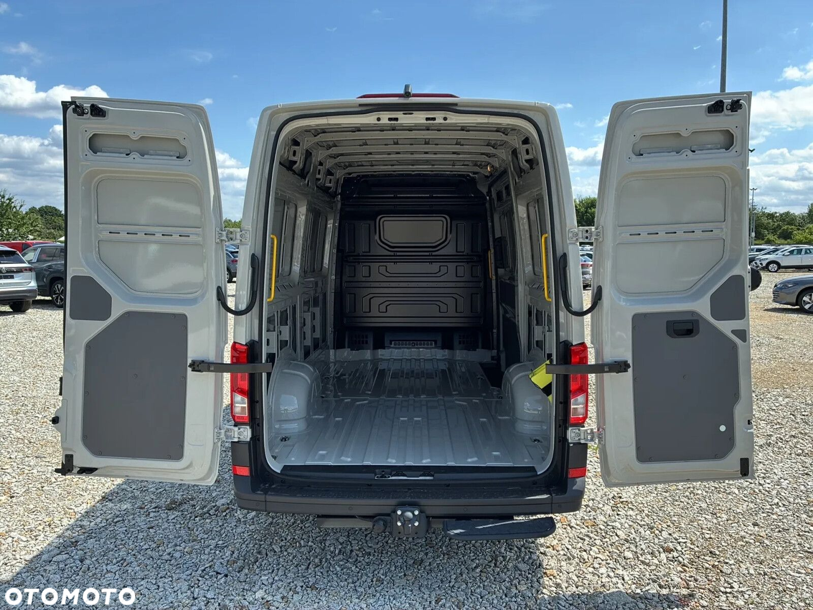 Volkswagen Crafter 35 Furgon L3H3, 2.0TDI 177KM, Wysoki dach, r.o. 3640 - 11