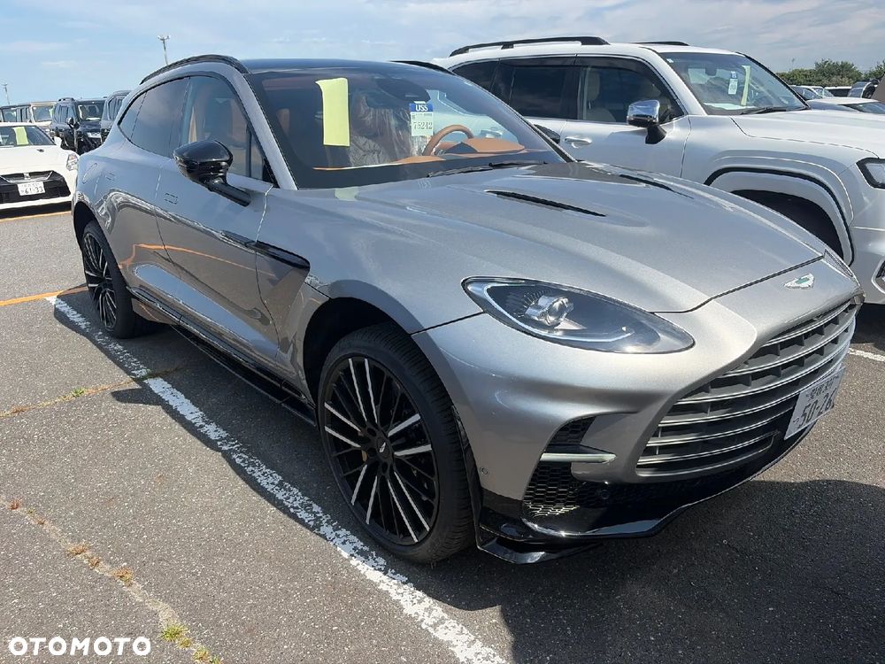 Aston Martin DBX707
