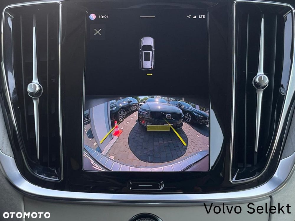 Volvo V60 Cross Country - 24