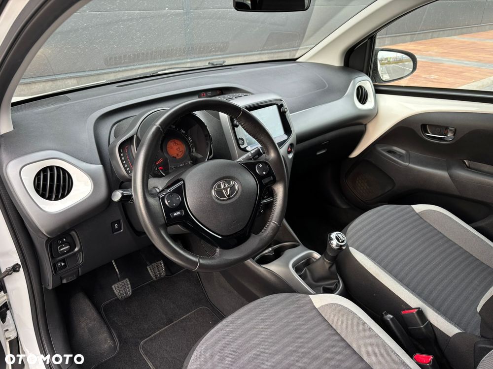 Toyota Aygo 1.0 VVT-i Black Edition - 16