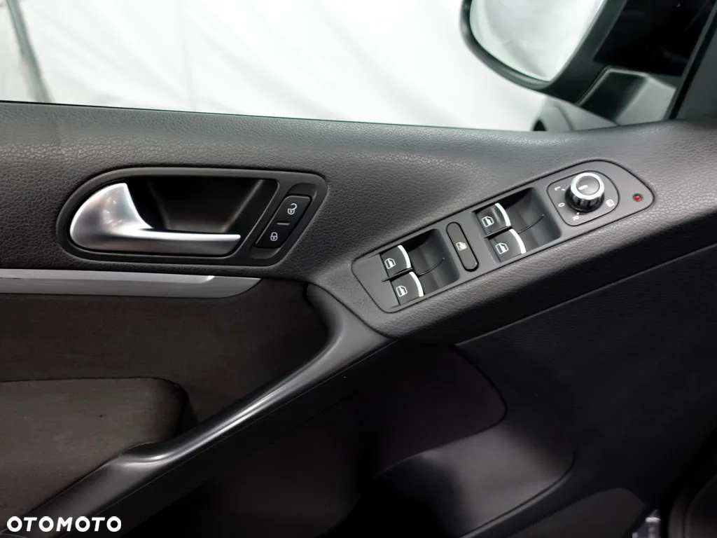 Volkswagen Tiguan 2.0 TDI Perfectline R-Style - 19