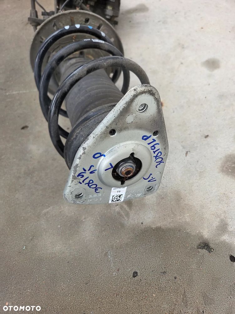 Macpherson amortyzator zwrotnica lewa Peugeot 308 T9 1.5 BLUEHDI - 5