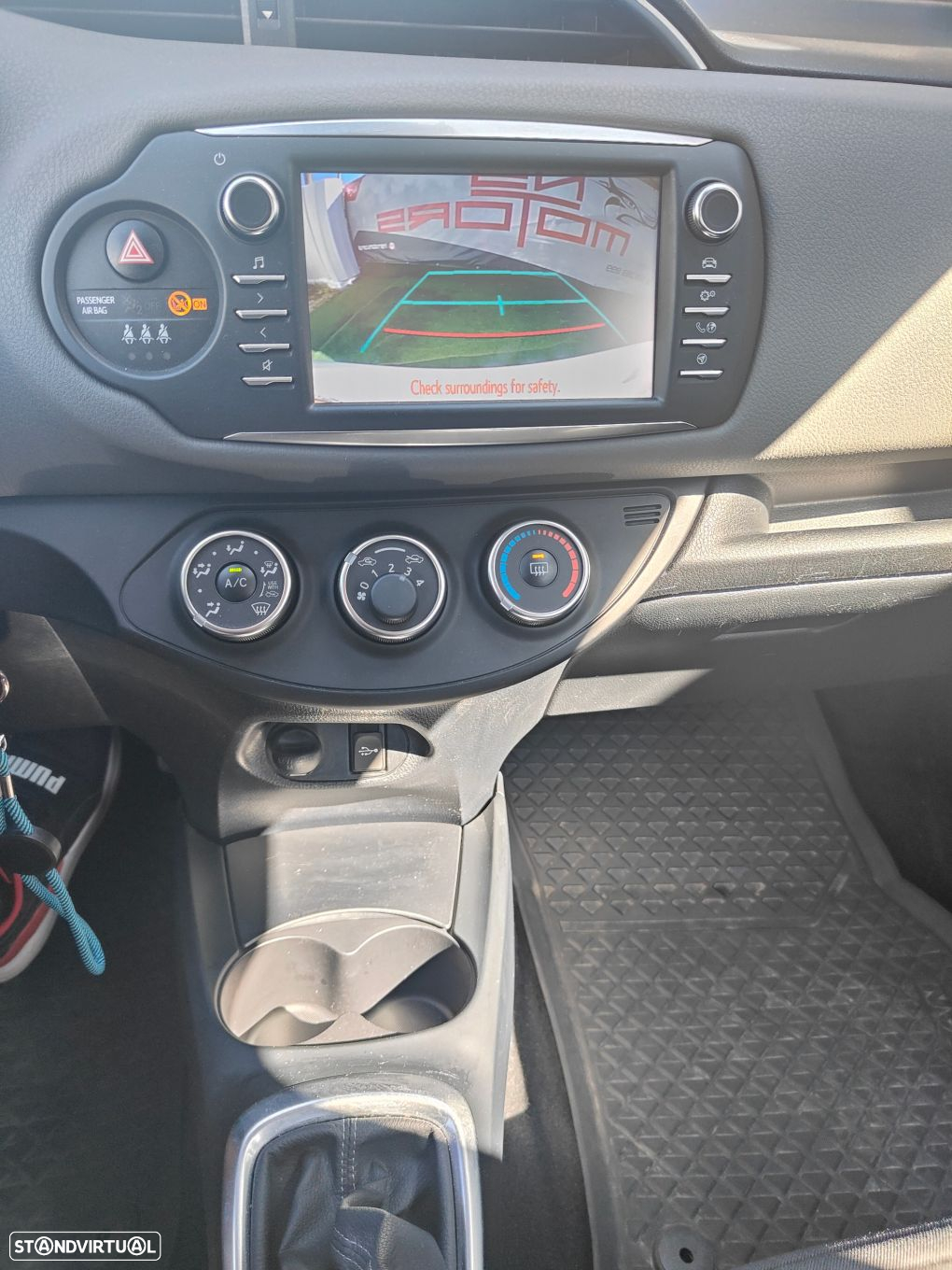 Toyota Yaris 1.0 VVT-i 20 Anos - 7