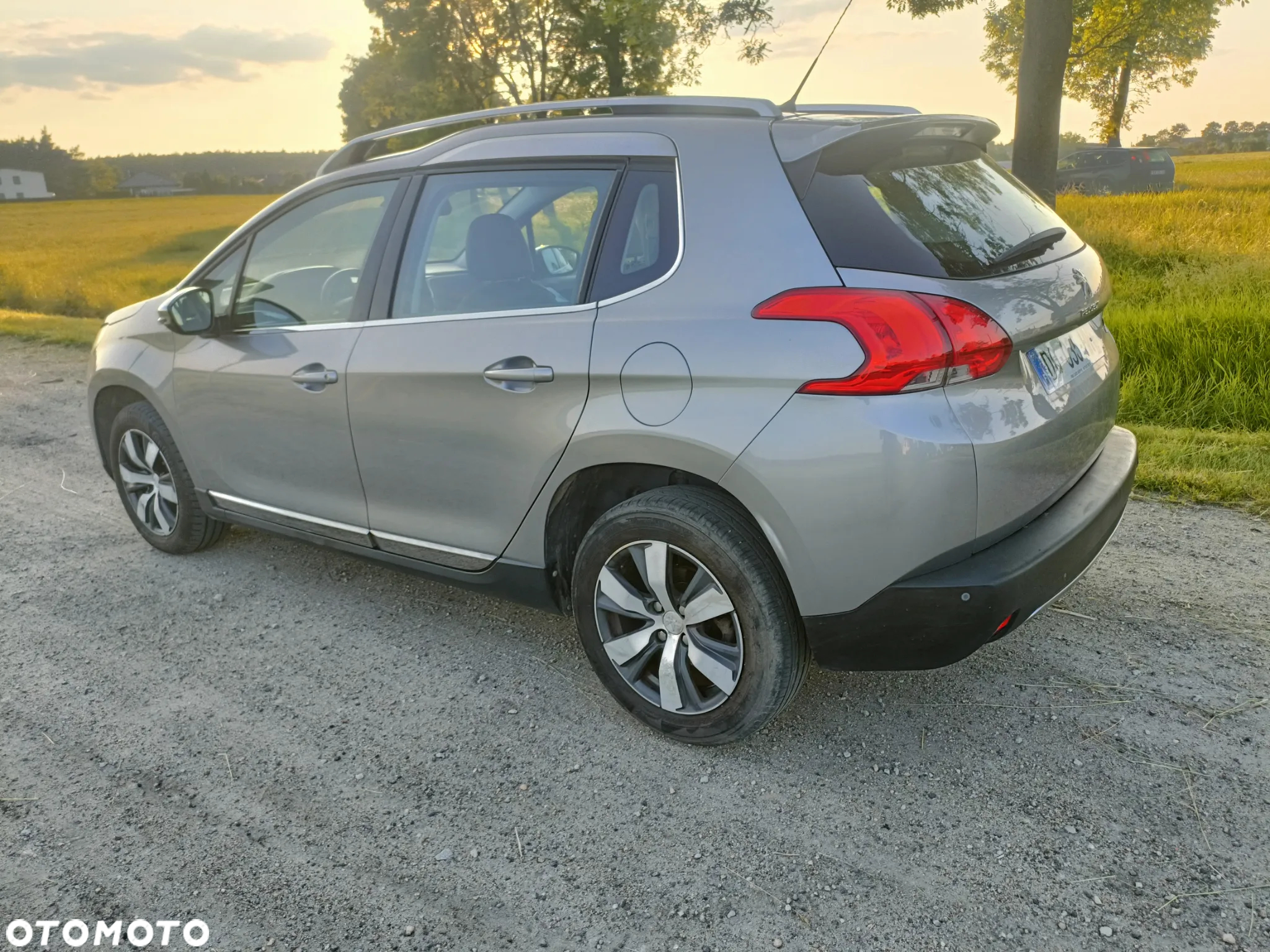 Peugeot 2008 - 11