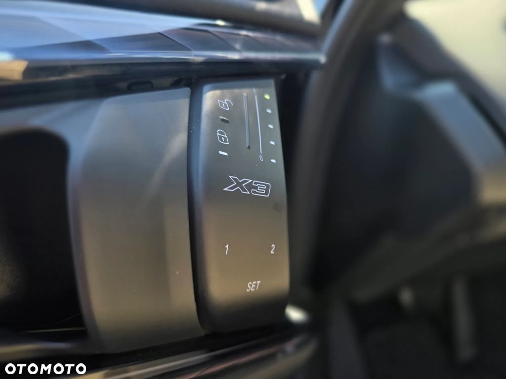 BMW X3 xDrive20d mHEV - 17