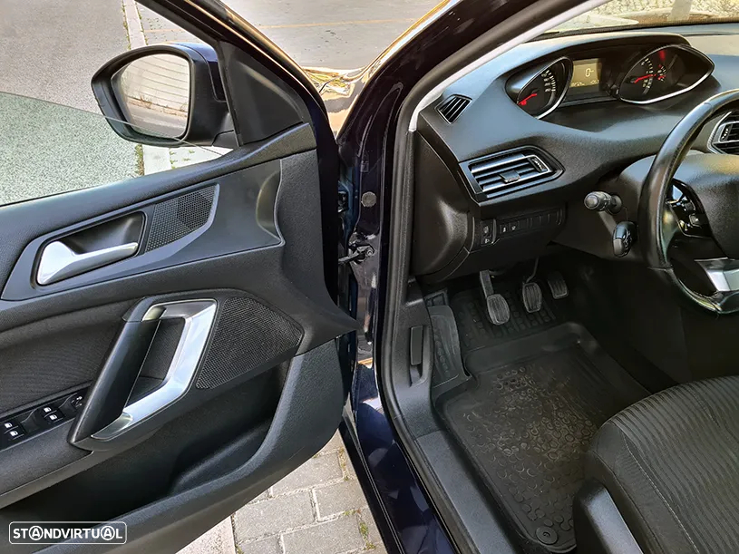Peugeot 308 SW BlueHDi 100 Stop & Start Business-Line - 11