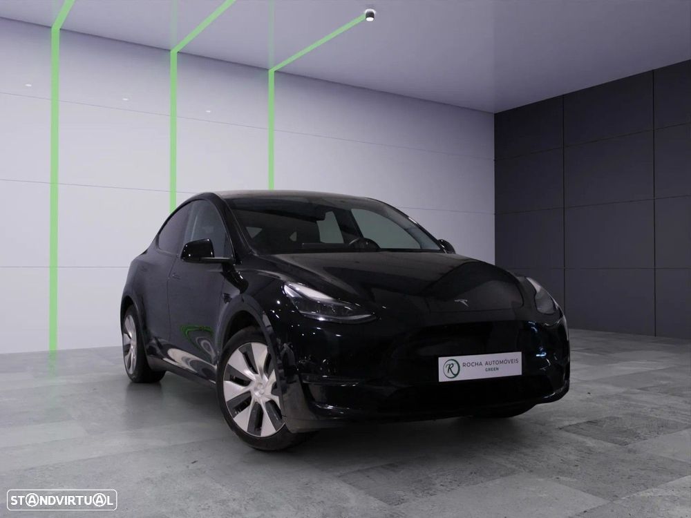 Tesla Model Y - 4