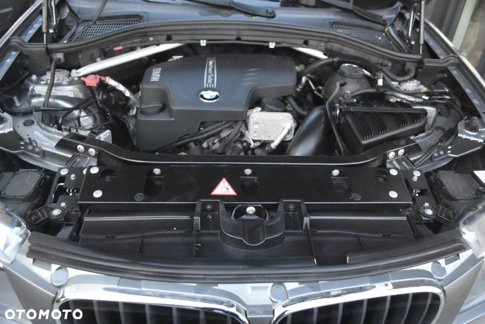 BMW X3 xDrive20i Advantage - 11