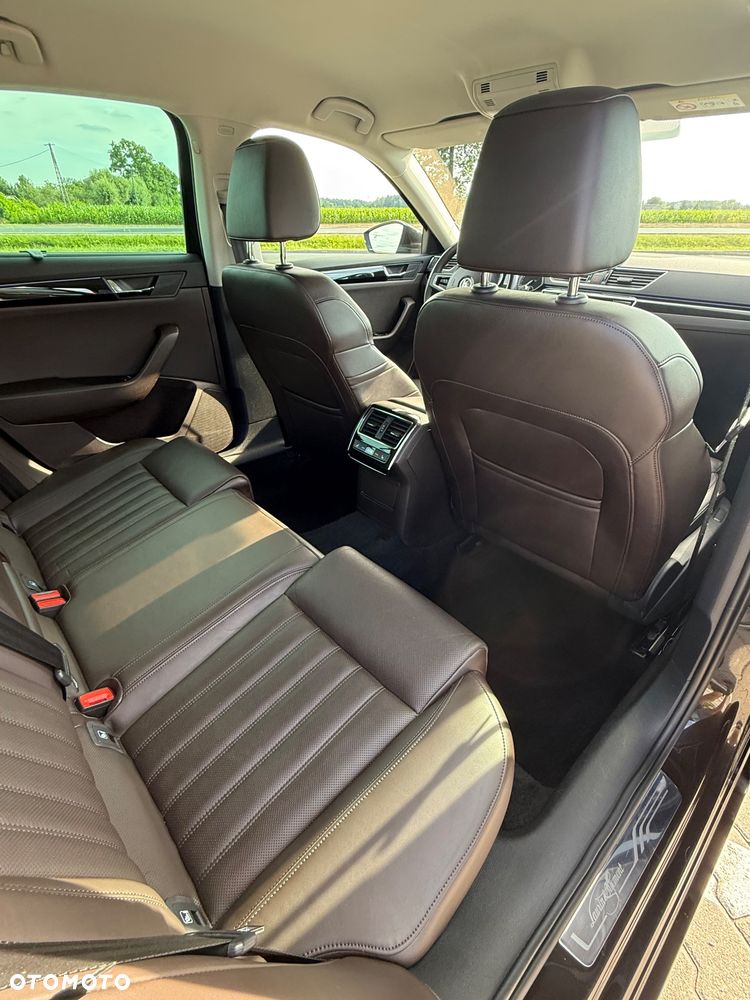 Skoda Superb 2.0 TDI 4x4 L&K DSG - 23