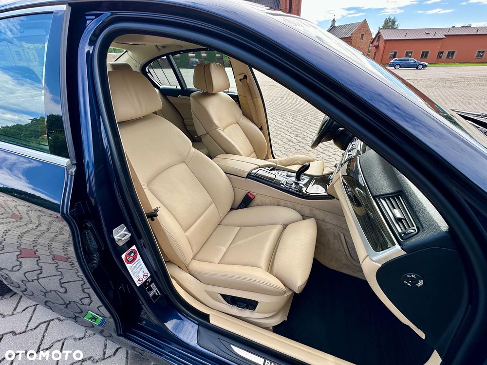 BMW Seria 5 530d xDrive Sport-Aut - 22