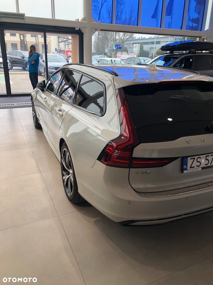 Volvo V90 D4 AWD R-Design - 4