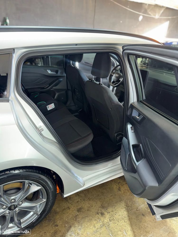 Ford Focus 1.0 EcoBoost ST-Line - 8