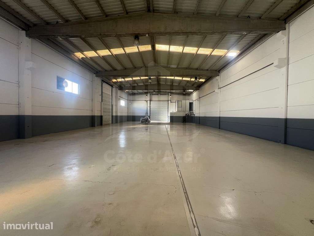Armazém em Vila Amélia com 559 m2 - Quinta do Anjo, Palmela - Grande imagem: 4/12