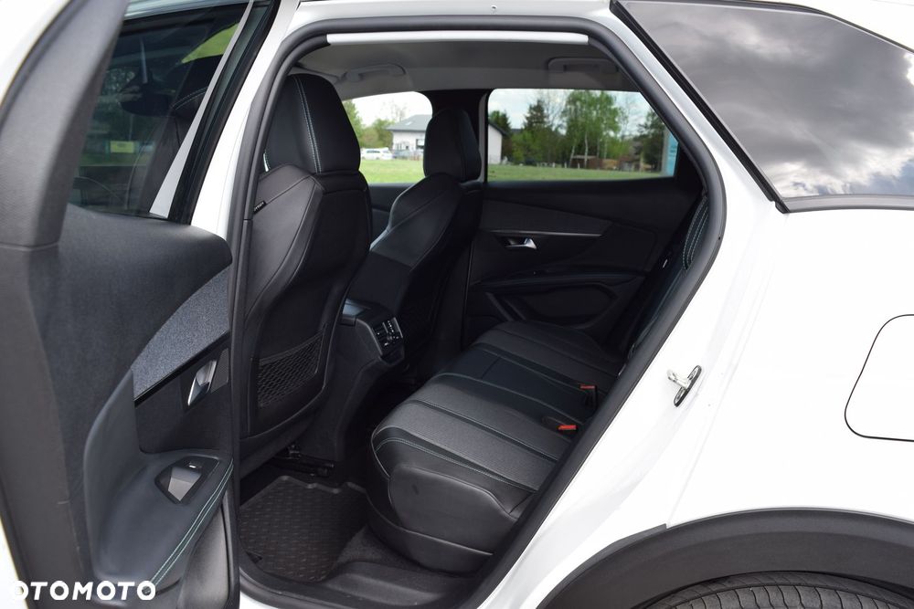 Peugeot 3008 225 e-EAT8 Allure - 26