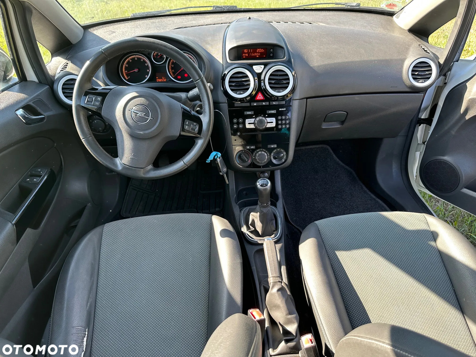 Opel Corsa 1.4 16V Limited Edition - 20
