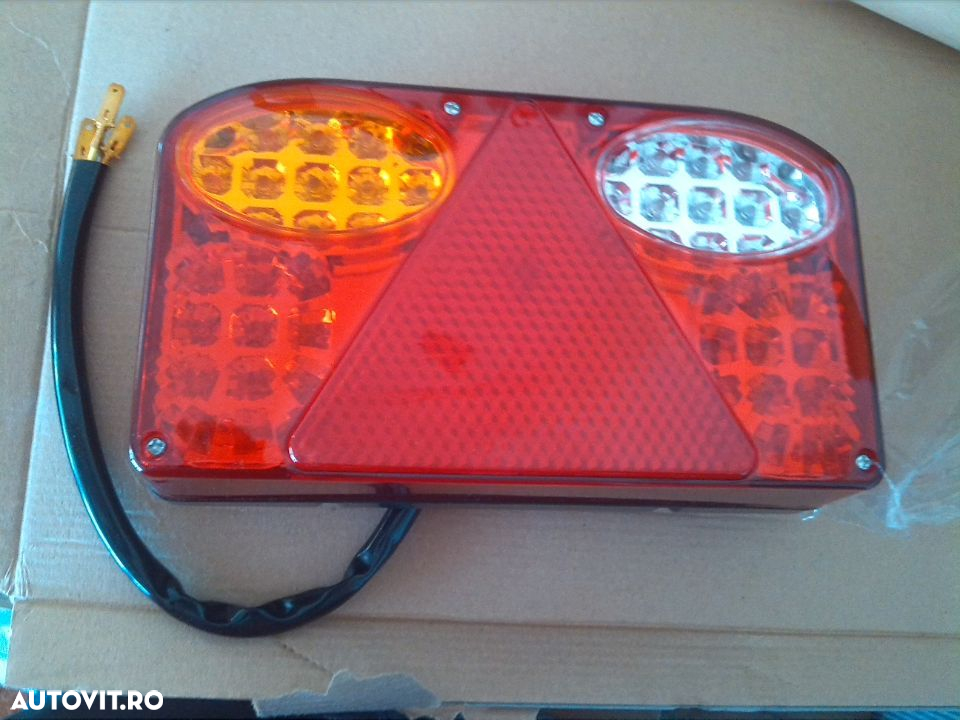 Lampa stop led cu triunighi,remorci,platforme,rulote - 2