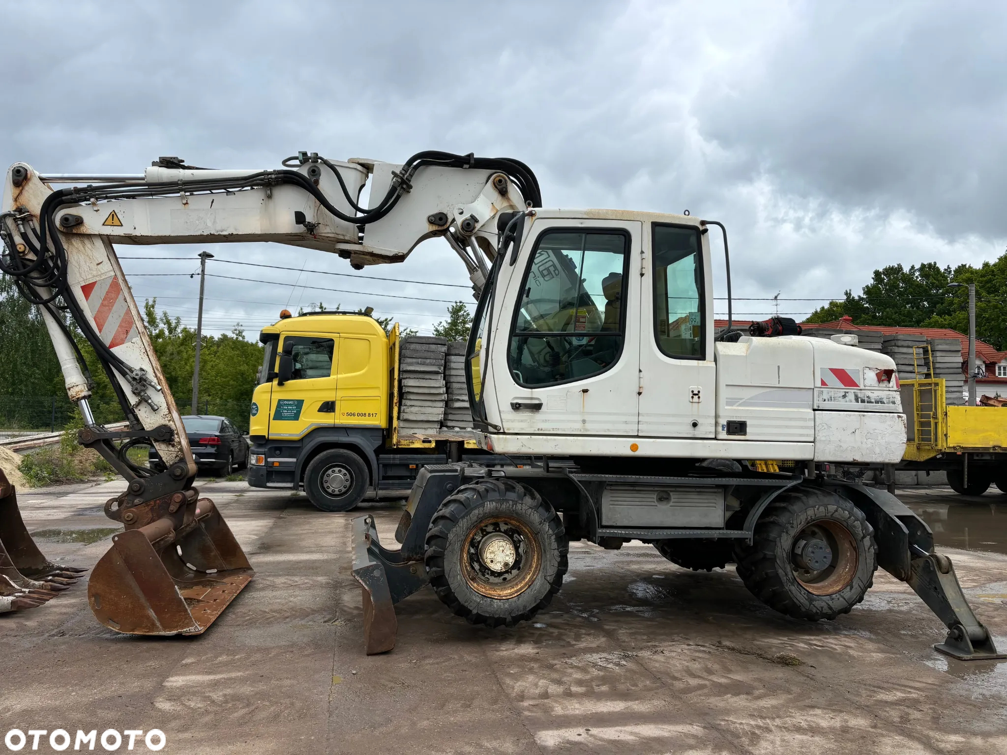Liebherr A316 z 2004r. / 3 łyżki / podpory / pług - 3