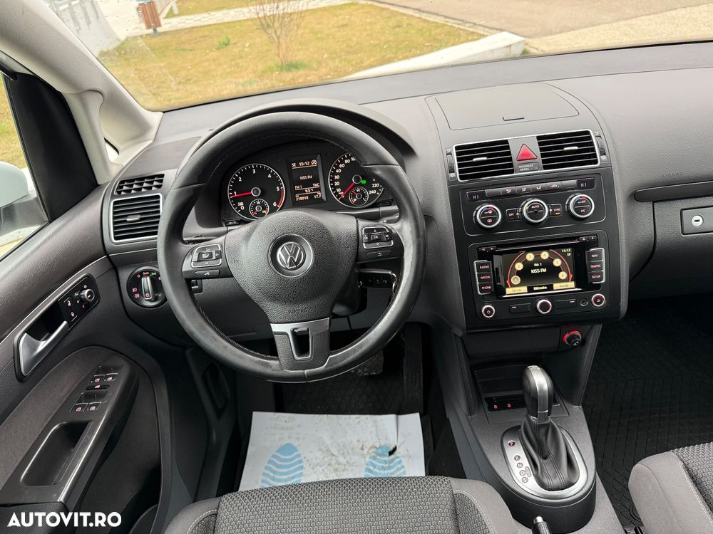 Volkswagen Touran 2.0 TDI DPF BlueMotion Technology DSG Comfortline - 6