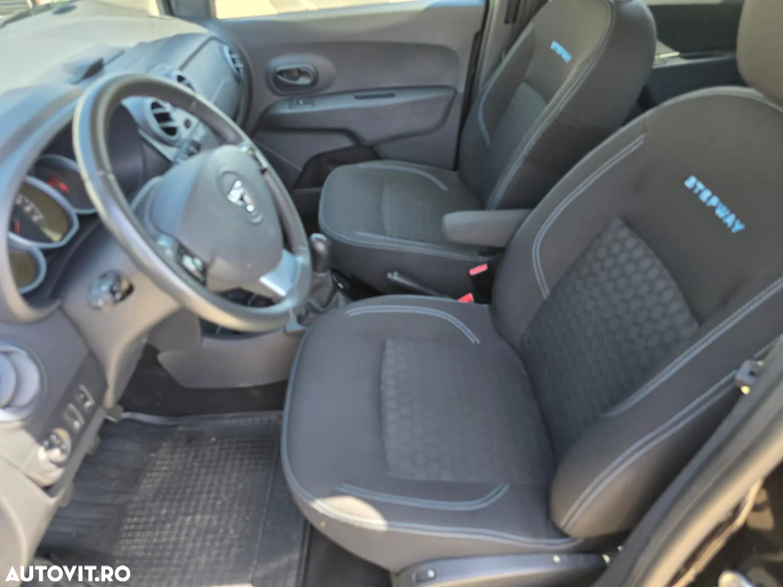 Dacia Lodgy 1.2 TCe 115 CP Stepway - 10