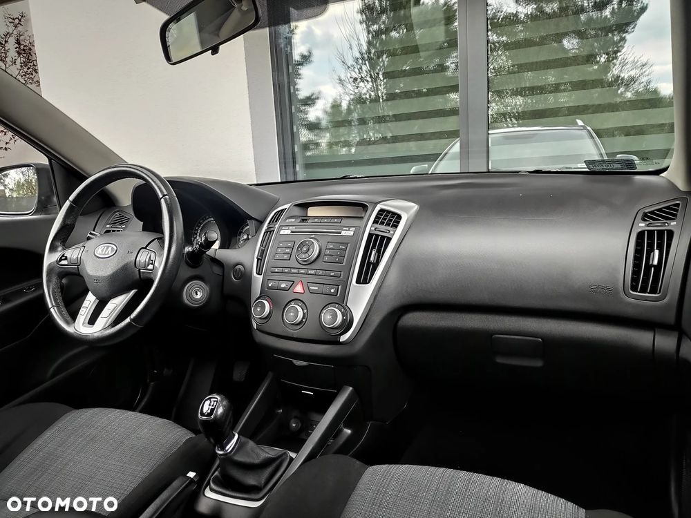 Kia Ceed 1.4 CVVT Attract - 13